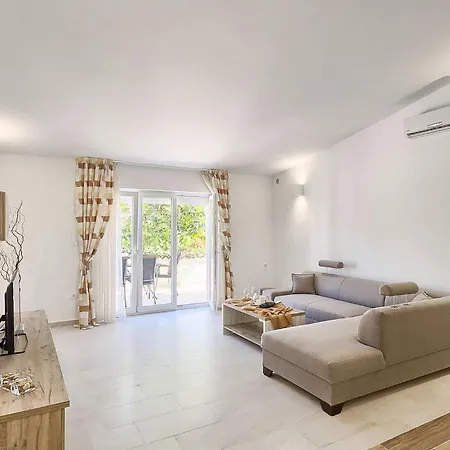 Holiday home Villa Manuela *