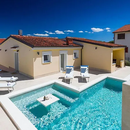 Villa Manuela Holiday home *