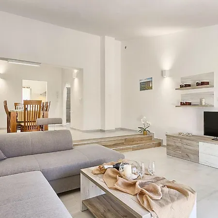 Villa Manuela Holiday home *